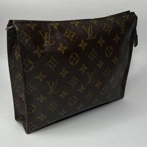 Louis Vuitton Vintage Large Zip
Top Clutch Bag Pouch 9.75” x 7.5” x 2”
